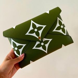 {Louis Vuitton} Giant Pochette Kirigami Kaki